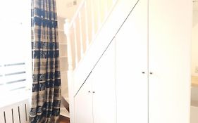 F8-Mezzanine 1St Floor Flat Fits 3 Near Paddington